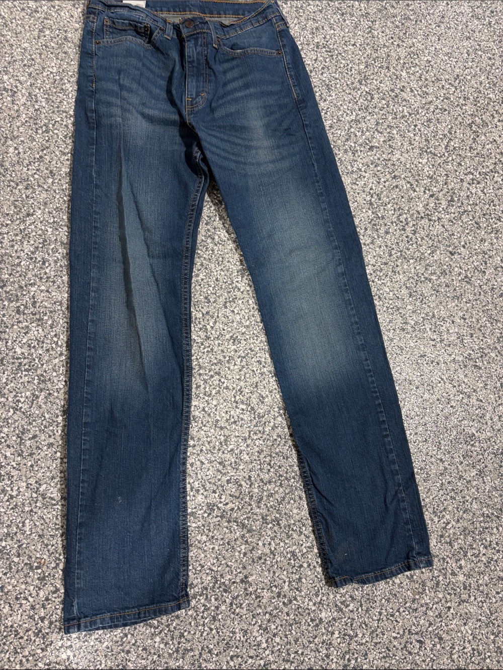 Levi's Men's Straight Jeans in Medium Blue Wash